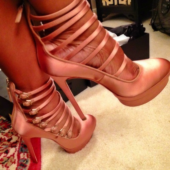 Platform, high heels! - Picture 3 of 3